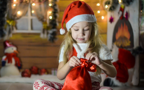 Обращайте внимание на упаковку: Роспотребнадзор дал советы по покупке сладких новогодних подарков