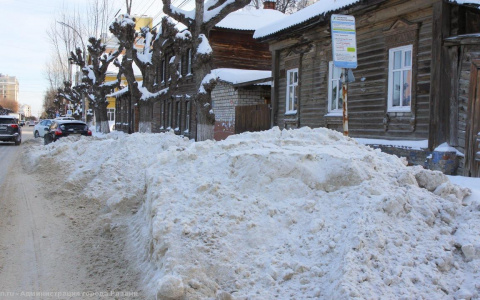 Продолжает поручать поручения: Бурмистров требует очистить от снега парковки