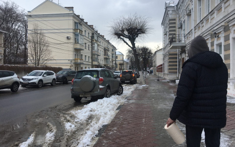 Все для Любимова губернатора: рязанскую филармонию "зачистили" от машин перед приездом главы региона
