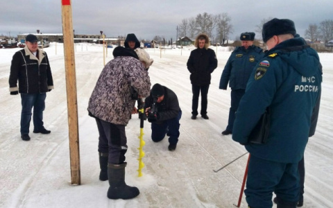 Ждите паром: в Шиловском районе закрыли ледовую переправу