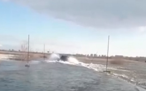 Видео: дорогу под селом Шумашь затопило