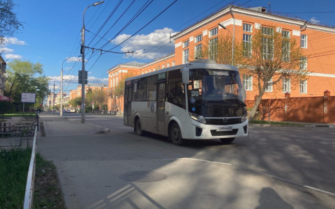 Куда смотрел контролер? В Рязанской области детей перевозили в неисправном автобусе
