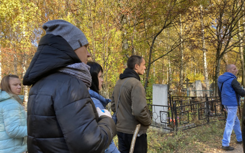 Мама Елены Логуновой рассказала, почему поиски возобновились в районе Сысоевского кладбища