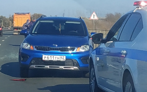 Из-за двух аварий у Солотчинского моста встало движение на выезд из Рязани