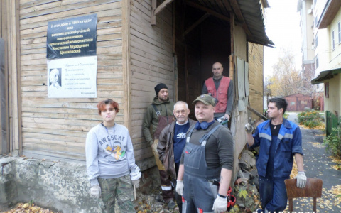 "Терпеть это безобразие мы больше не будем": рязанские волонтеры ВООПИиК прогнали бродяг из дома Циолковского