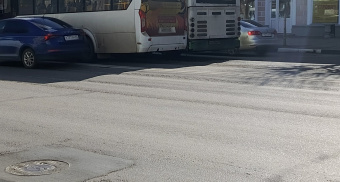 На улице Соборной в Рязани утром столкнулись маршрутка и автобус